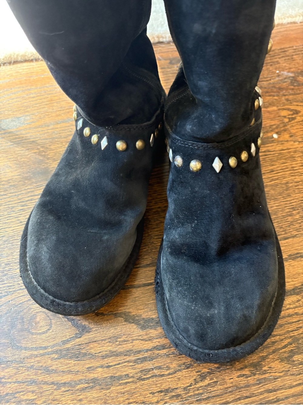 UGG Avondale 3330 black studded suede boots - Picture 9 of 10